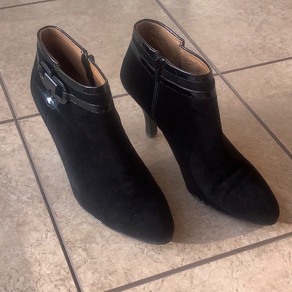 Black bootie - Picture 3 of 11